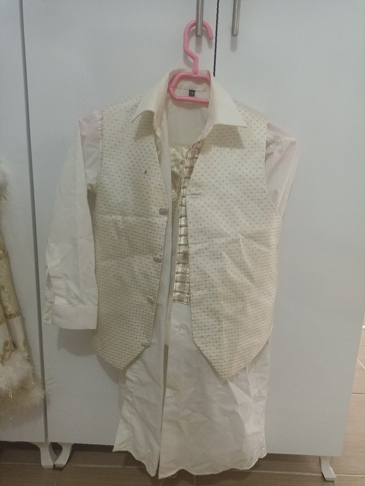 Beyaz İşlemeli Klasik Çocuk Ceketi - Görsel 4