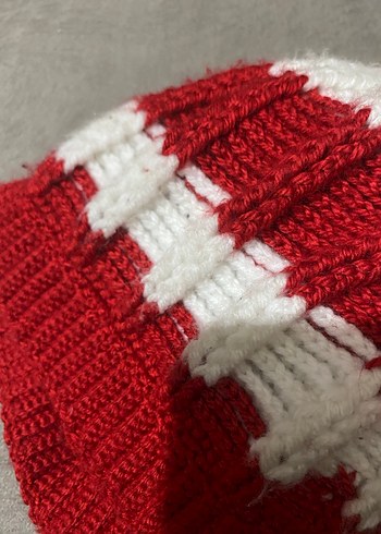 Kırmızı Beyaz Örgü  Bere - Görsel 4