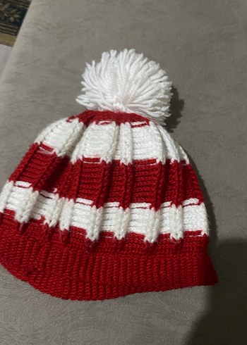 Kırmızı Beyaz Örgü  Bere - Görsel 2