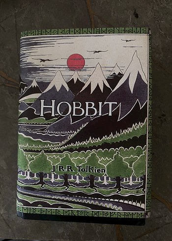Hobbit - J.R.R. Tolkien