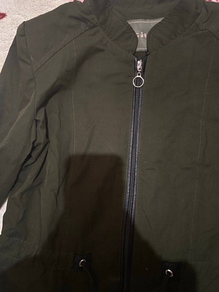 Kadın koyu yeşil mont - Görsel 3