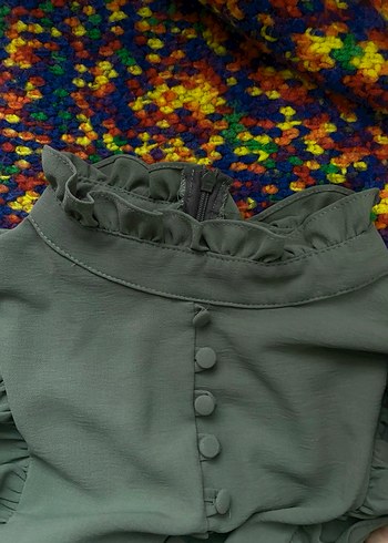 Kadın yeşil tunik kolları fırfırlı - Görsel 5