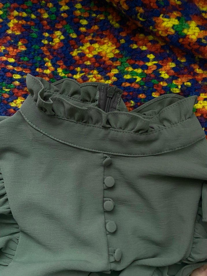 Kadın yeşil tunik kolları fırfırlı - Görsel 5