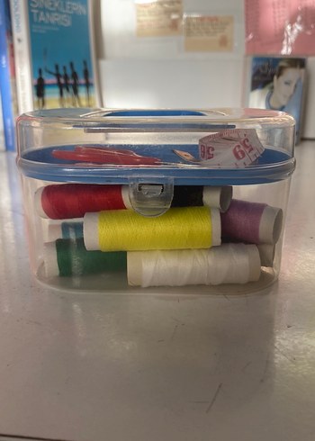 Dikiş İplikleri ve Ölçü Bandı Seti