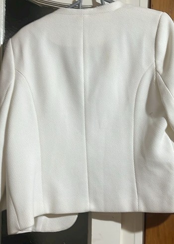 Beyaz Kadın Ofis Blazeri, Kısa ve Düz Kesim - Görsel 2