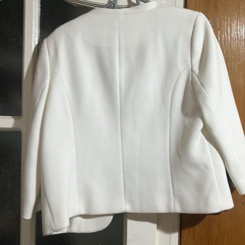 Beyaz Kadın Ofis Blazeri, Kısa ve Düz Kesim - Görsel 2