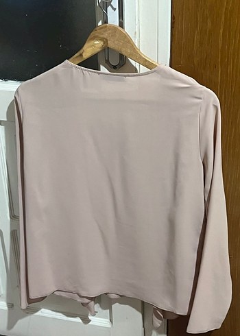 Açık Pembe V Yaka Fırfırlı Kadın Bluz - Görsel 2