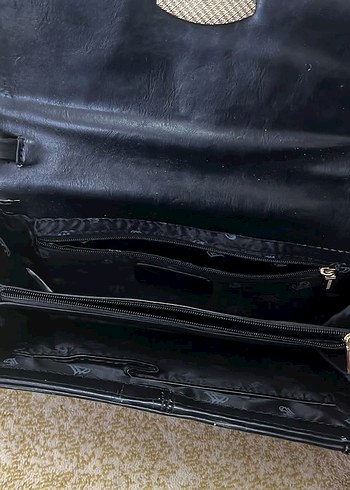 Kilitli Siyah Yılan Desenli Deri Kadın Çantası - Görsel 2