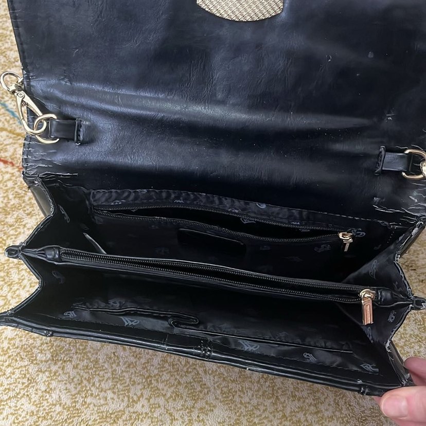 Kilitli Siyah Yılan Desenli Deri Kadın Çantası - Görsel 2