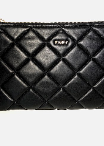 DKNY Siyah Kapitone Bileklik Clutch Canta