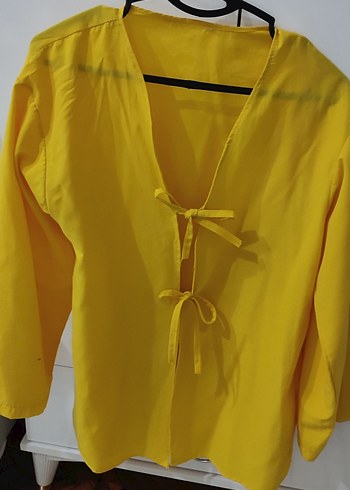 Sarı V Yakalı önden bağlamalı yazlık gömlek - Görsel 2