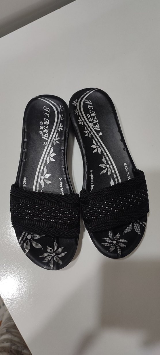 Siyah Nakışlı Dantel Detaylı Dolgu Topuk Terlik - Görsel 2