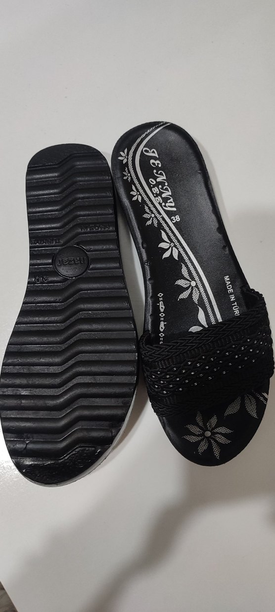 Siyah Nakışlı Dantel Detaylı Dolgu Topuk Terlik - Görsel 3