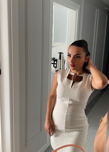 Beyaz Kemer Detaylı Kolsuz Mini Kalem Elbise - Görsel 2