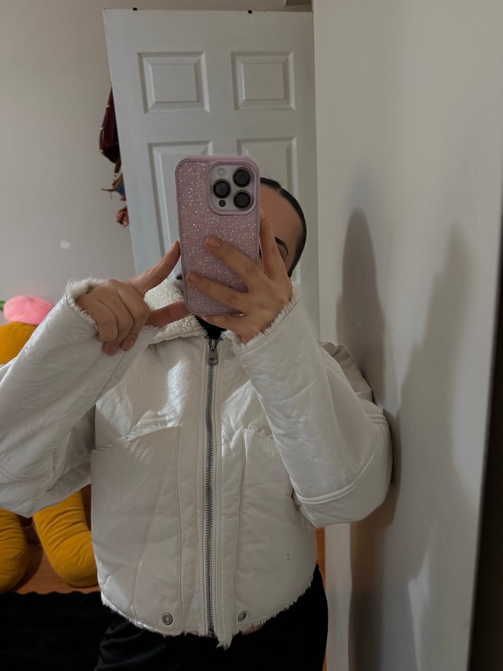 Beyaz Kürklü Kısa Kadın Ceket - Görsel 3