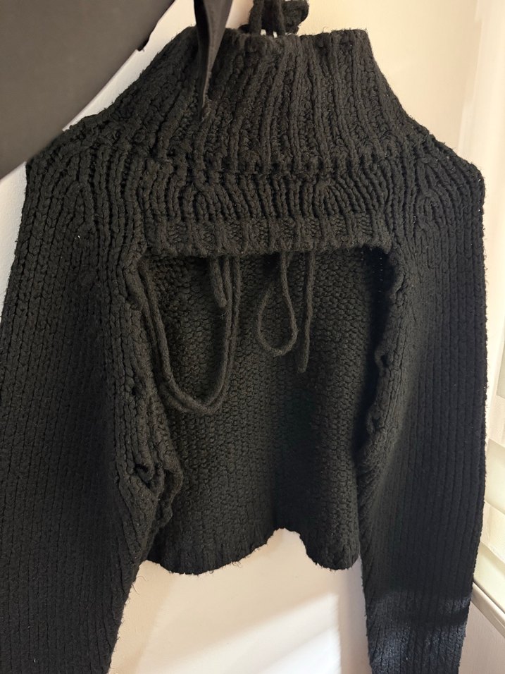 Sırtı Bağcıklı Siyah Mini Kazak - Görsel 3