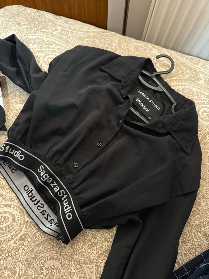 Siyah Kısa Crop Denim Gömlek - Görsel 2