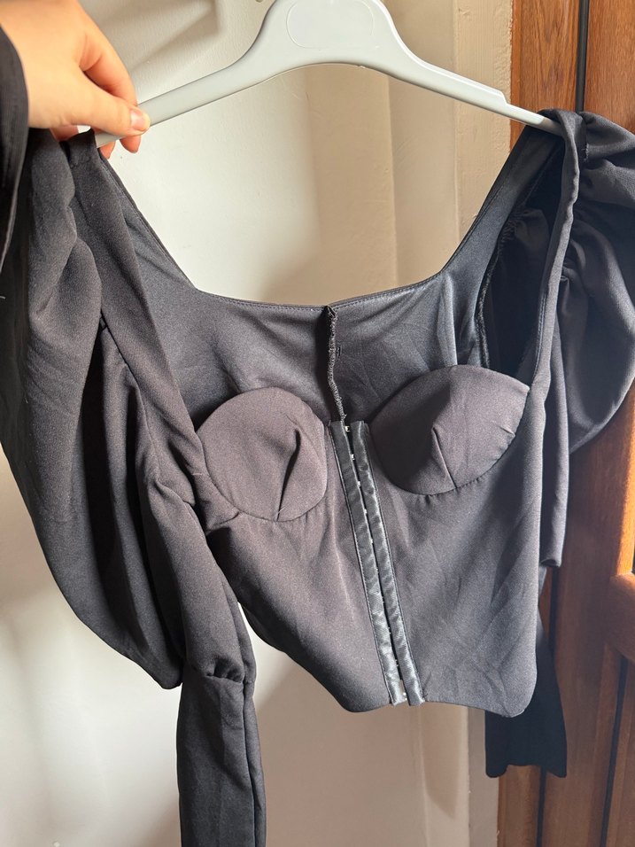 Siyah Gotik kalp yaka Mini Bluz - Görsel 3