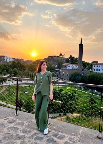 Yeşil gold detaylı takım
 - Görsel 2