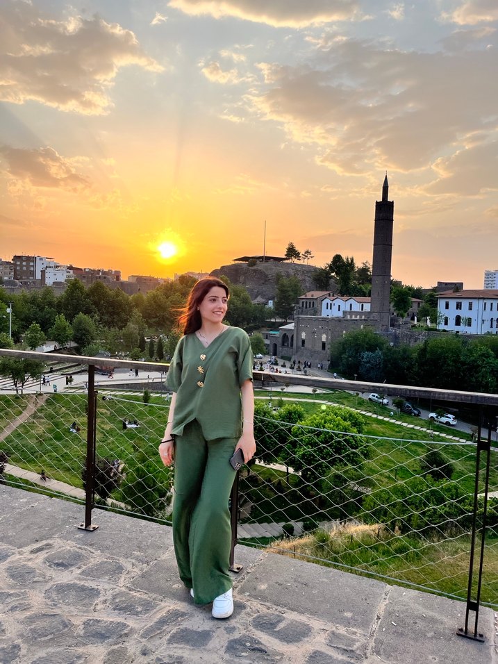 Yeşil gold detaylı takım
 - Görsel 2