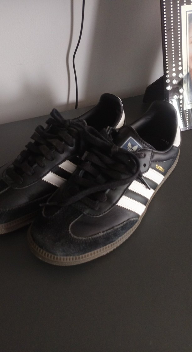 Adidas Siyah-Beyaz Retro Spor Ayakkabı — görsel 2/6