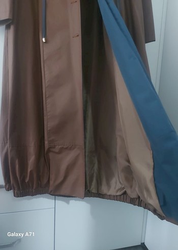 Kahverengi Uzun Deri Kadın Yağmurluk - Görsel 2