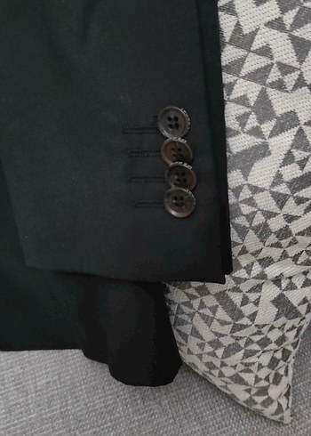 Düğmeli Siyah Erkek Takım Elbise - Görsel 3