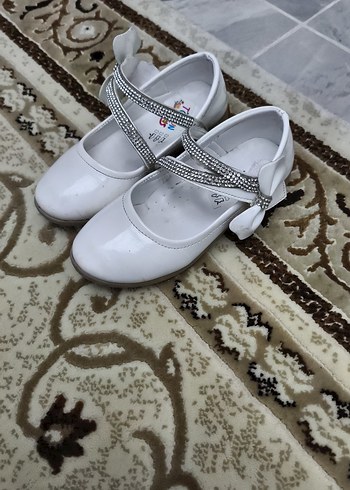 Kız Çocuk Beyaz Tokalı Babet Ayakkabı - Görsel 2