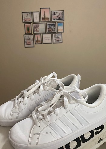 Beyaz Bağcıklı Kadın Spor Ayakkabı - Görsel 3