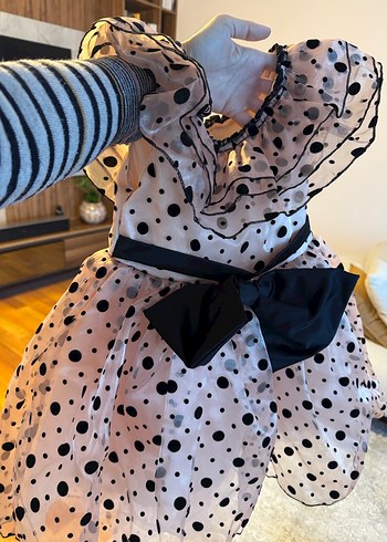 Puantiye Desenli Siyah Fiyonklu Kız Elbisesi - Görsel 2