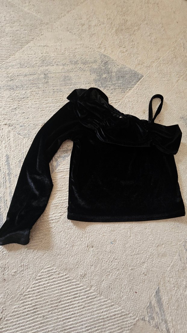 Siyah Süet Kayık Yaka Kemerli Bluz - Görsel 2