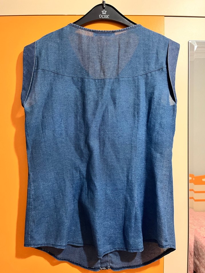 Düğmeli Kolsuz Lacivert Denim Gömlek - Görsel 2