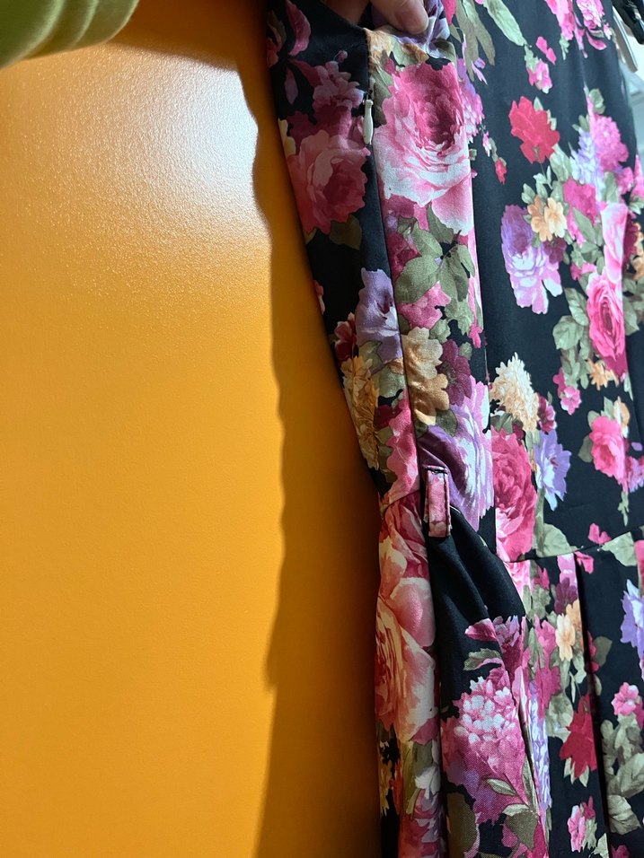 Çiçek Desenli Pileli Midi Elbise - Görsel 3