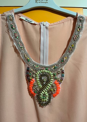 Pembe Zincir Detaylı Bohem Kolsuz Bluz - Görsel 3