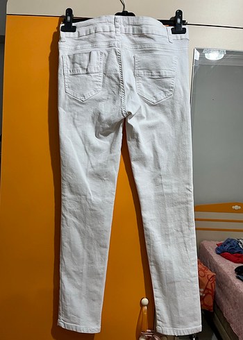 Beyaz Kemerli Kadın Kot Pantolon - Görsel 2