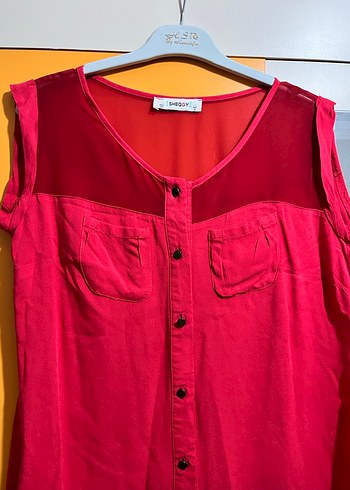 Kolsuz Düğmeli Kırmızı Kadın Gömlek - Görsel 3