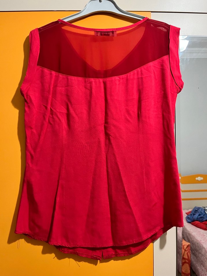 Kolsuz Düğmeli Kırmızı Kadın Gömlek - Görsel 2