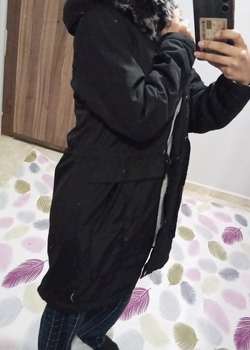 Siyah Kürklü Kapüşonlu Kadın Kışlık Mont - Görsel 5