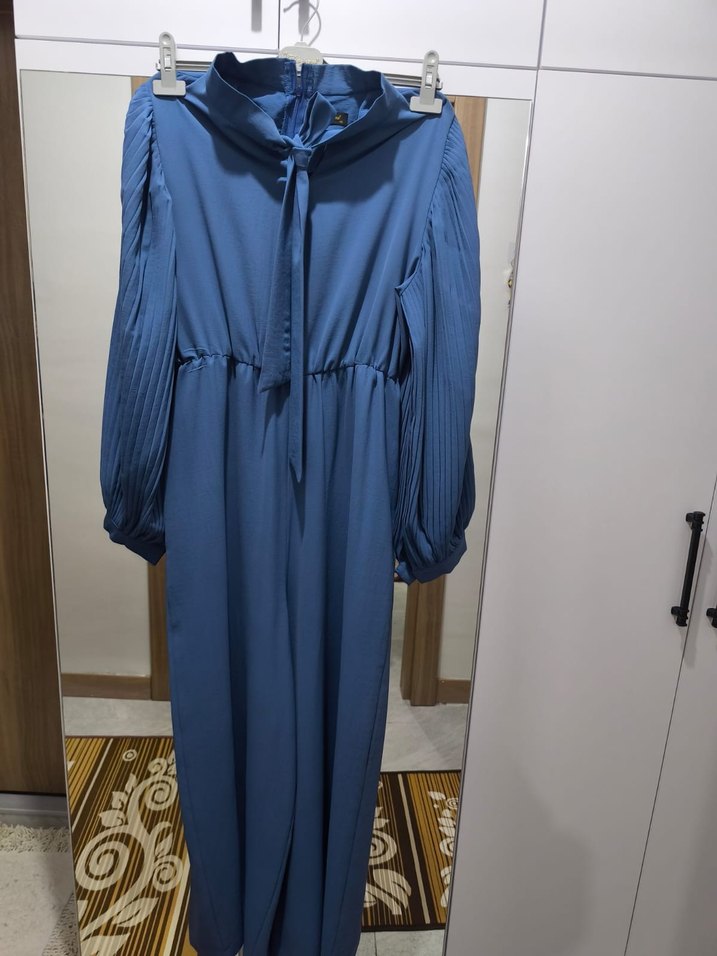 Mavi Uzun Piliseli Kadın Elbise - Görsel 2