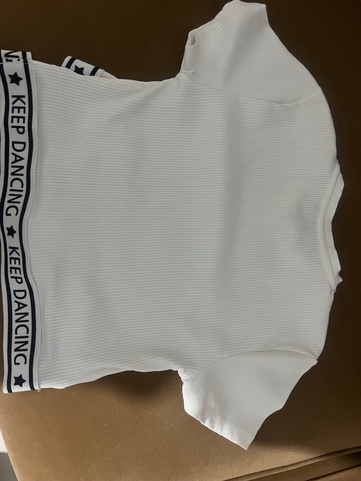 Beyaz Kemerli Kısa Kollu Tişört - Görsel 2