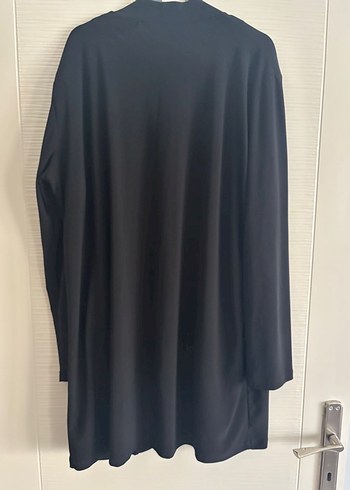 Zincir Detaylı Siyah V Yaka Uzun Kollu Bluz - Görsel 6