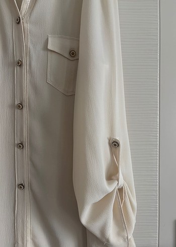 Selen Düğmeli Beyaz Keten Kadın Gömlek - Görsel 4