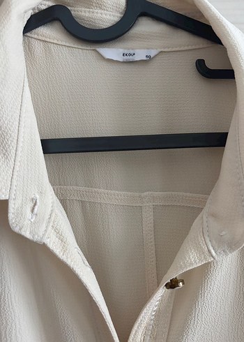 Selen Düğmeli Beyaz Keten Kadın Gömlek - Görsel 5