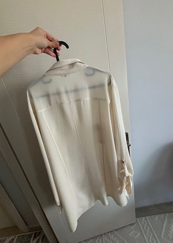 Selen Düğmeli Beyaz Keten Kadın Gömlek - Görsel 3