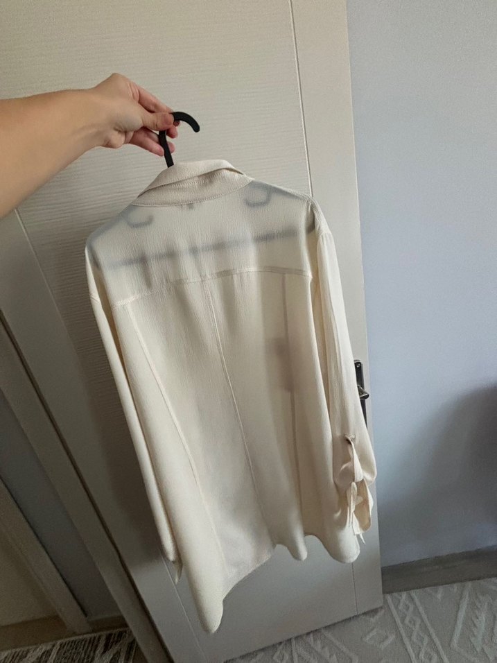 Selen Düğmeli Beyaz Keten Kadın Gömlek - Görsel 3