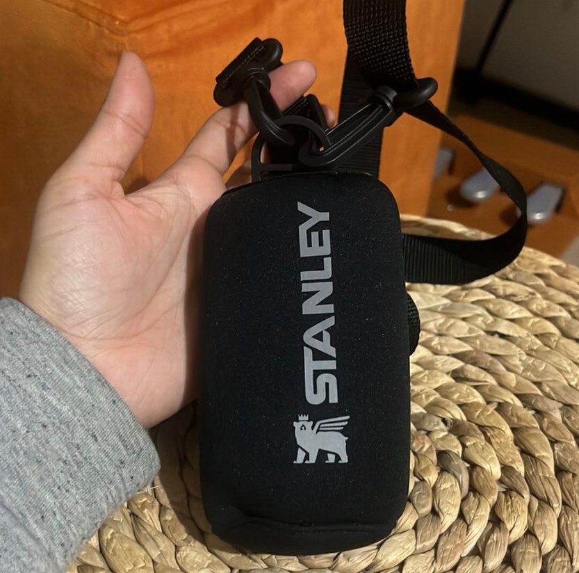 Stanley Siyah Neopren Termos Kılıfı ve Omuz Askısı - Görsel 3