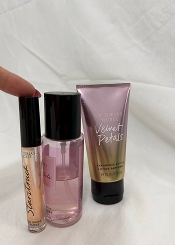 Victoria's Secret Kadın Parfüm ve Losyon Seti - Görsel 2