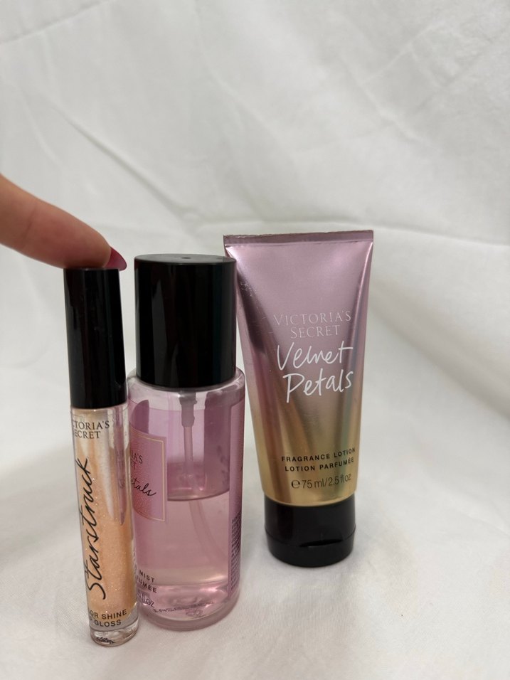 Victoria's Secret Kadın Parfüm ve Losyon Seti - Görsel 2