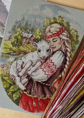 El yapımı kanaviçe tablosu Kız ve Kuzu - Görsel 5