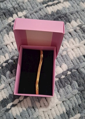 Altın Renkli Kadın Bileklik - Görsel 3